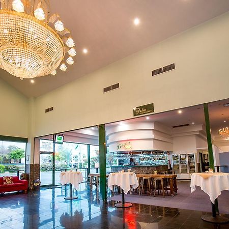 Comfort Hotel Pacific Кливленд Экстерьер фото