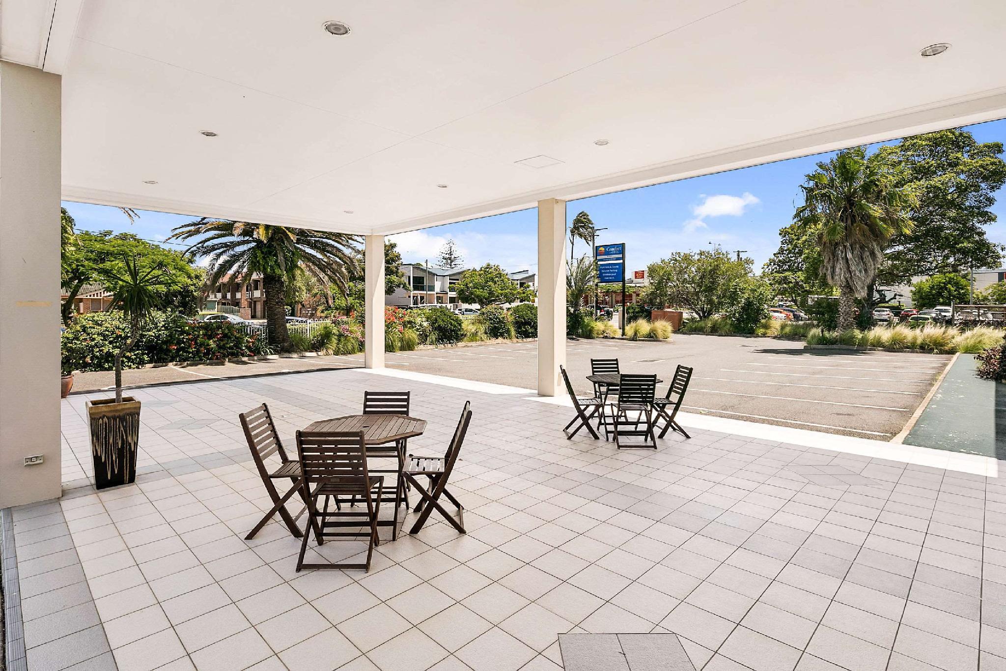 Comfort Hotel Pacific Кливленд Экстерьер фото