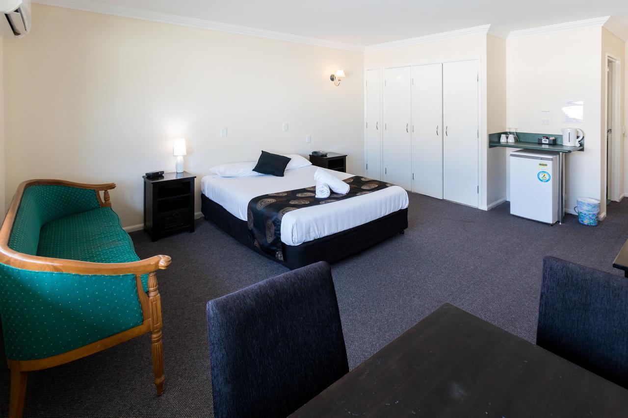 Comfort Hotel Pacific Кливленд Экстерьер фото