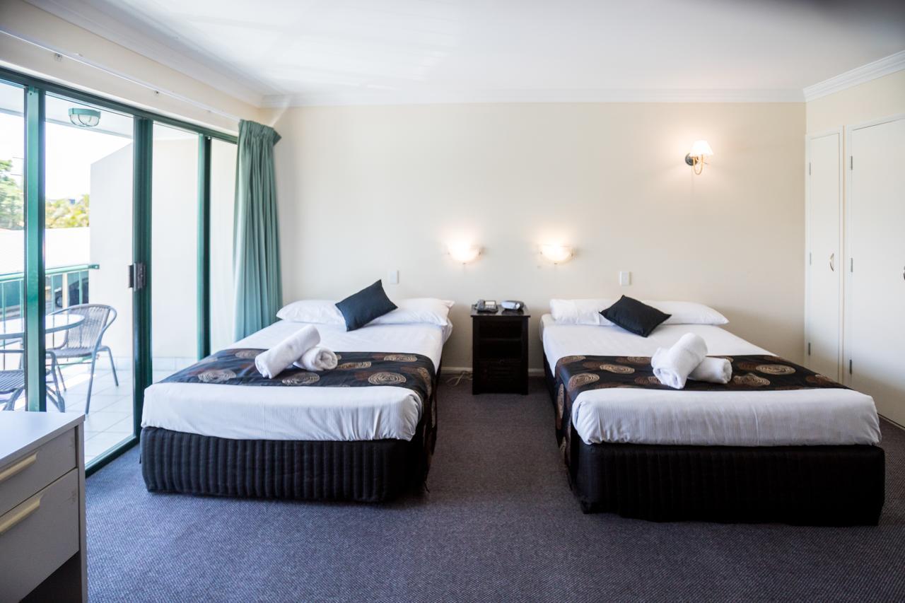 Comfort Hotel Pacific Кливленд Экстерьер фото