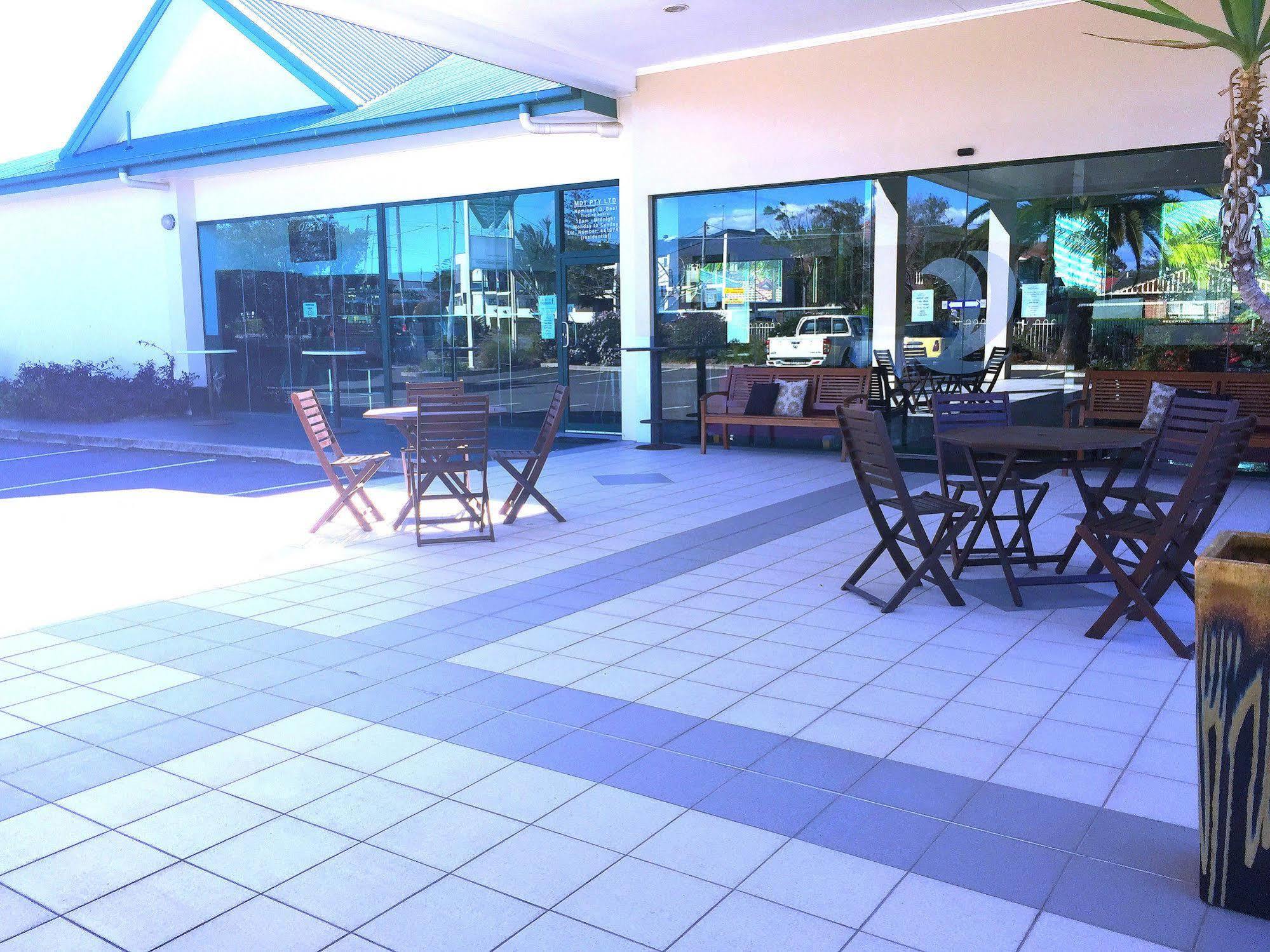 Comfort Hotel Pacific Кливленд Экстерьер фото